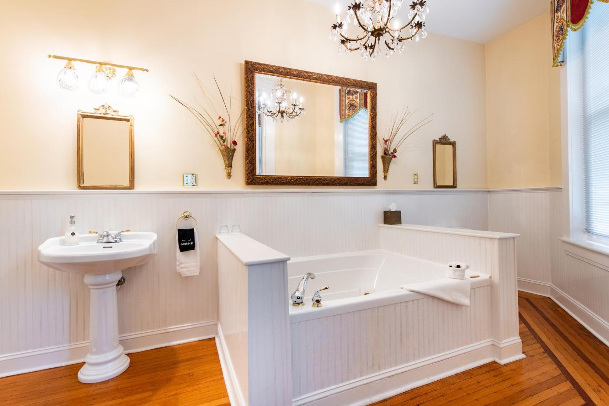 Dupont Mansion Bed & Breakfast ลุยส์วิลล์ ภายนอก รูปภาพ