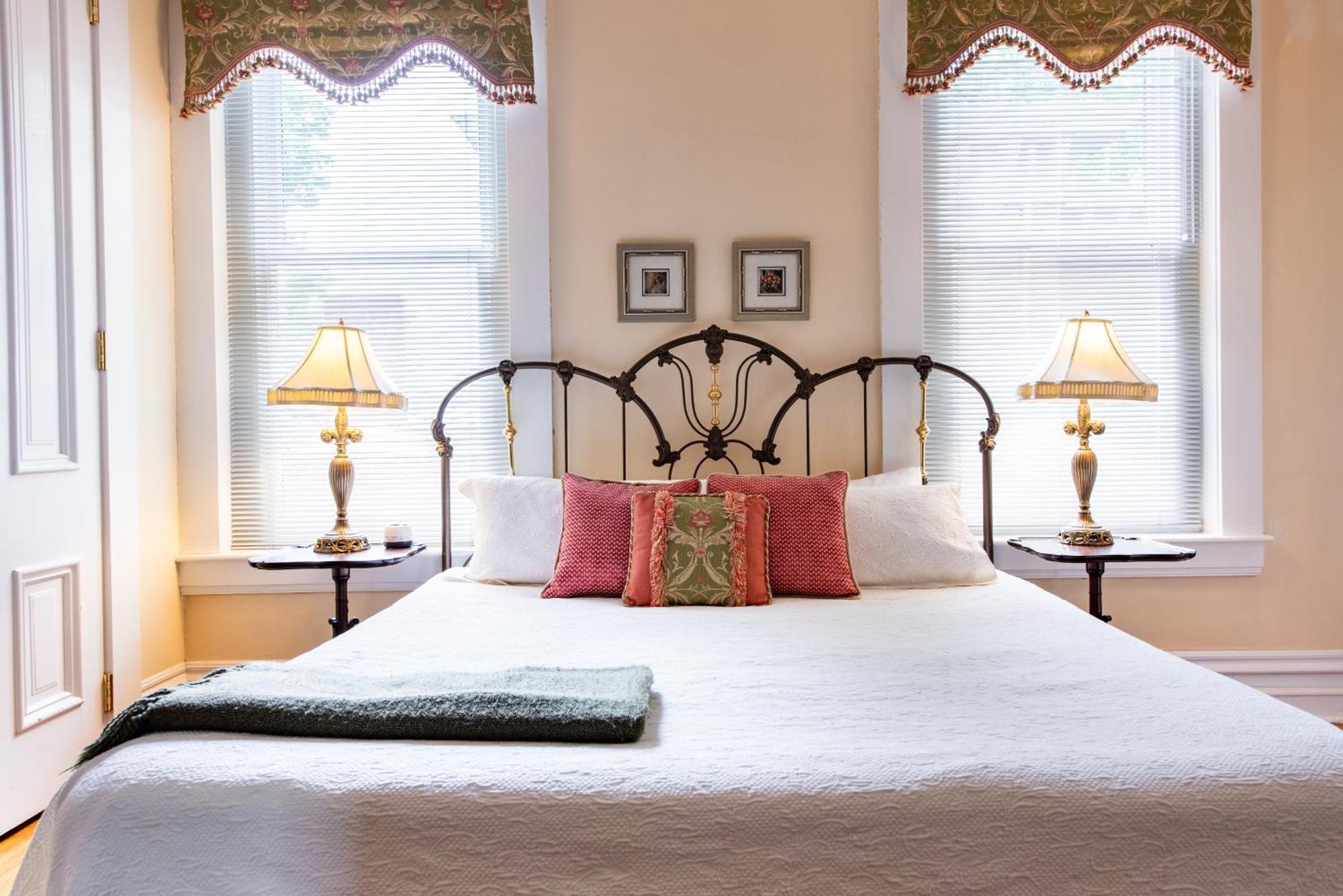 Dupont Mansion Bed & Breakfast ลุยส์วิลล์ ห้อง รูปภาพ
