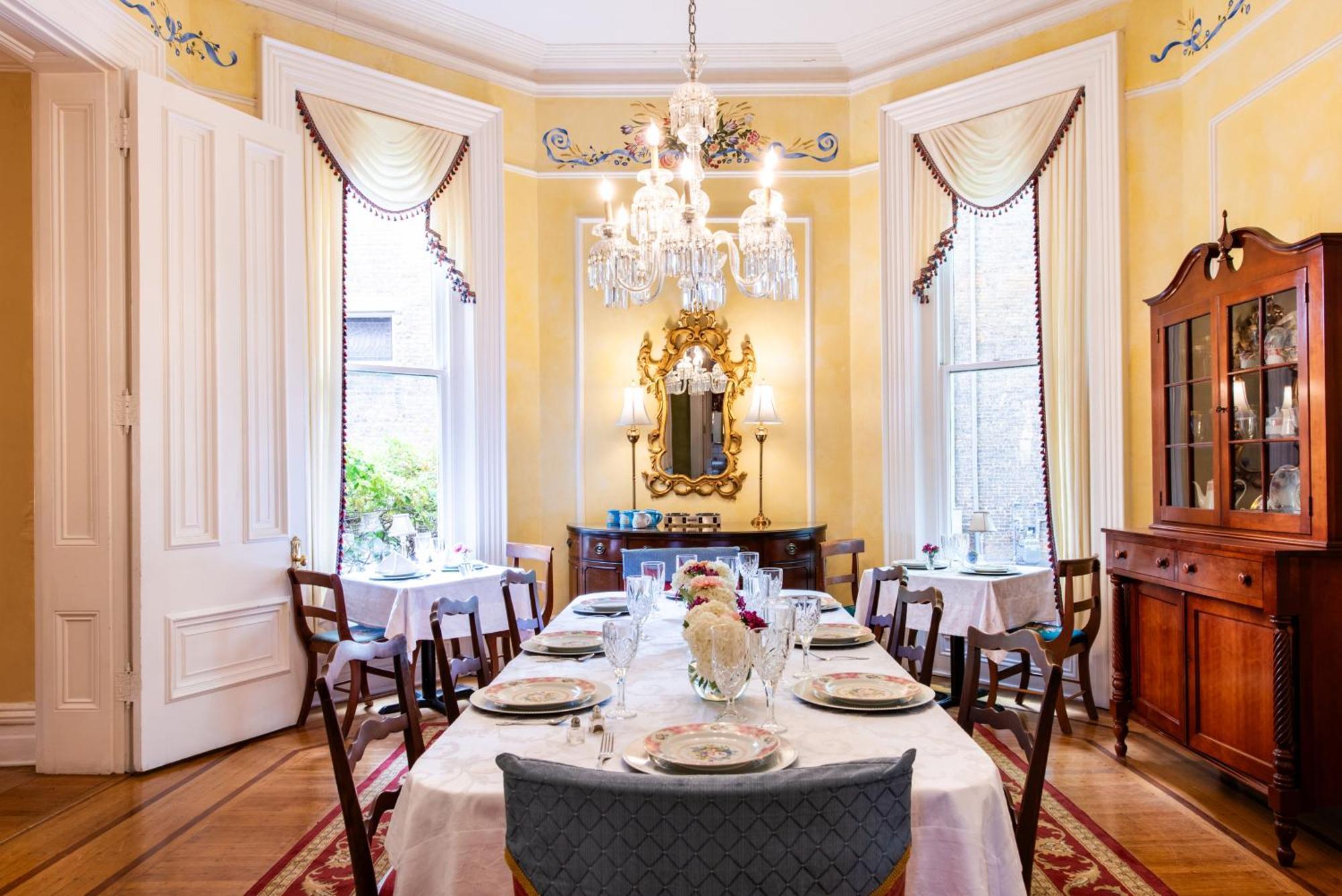Dupont Mansion Bed & Breakfast ลุยส์วิลล์ ภายนอก รูปภาพ