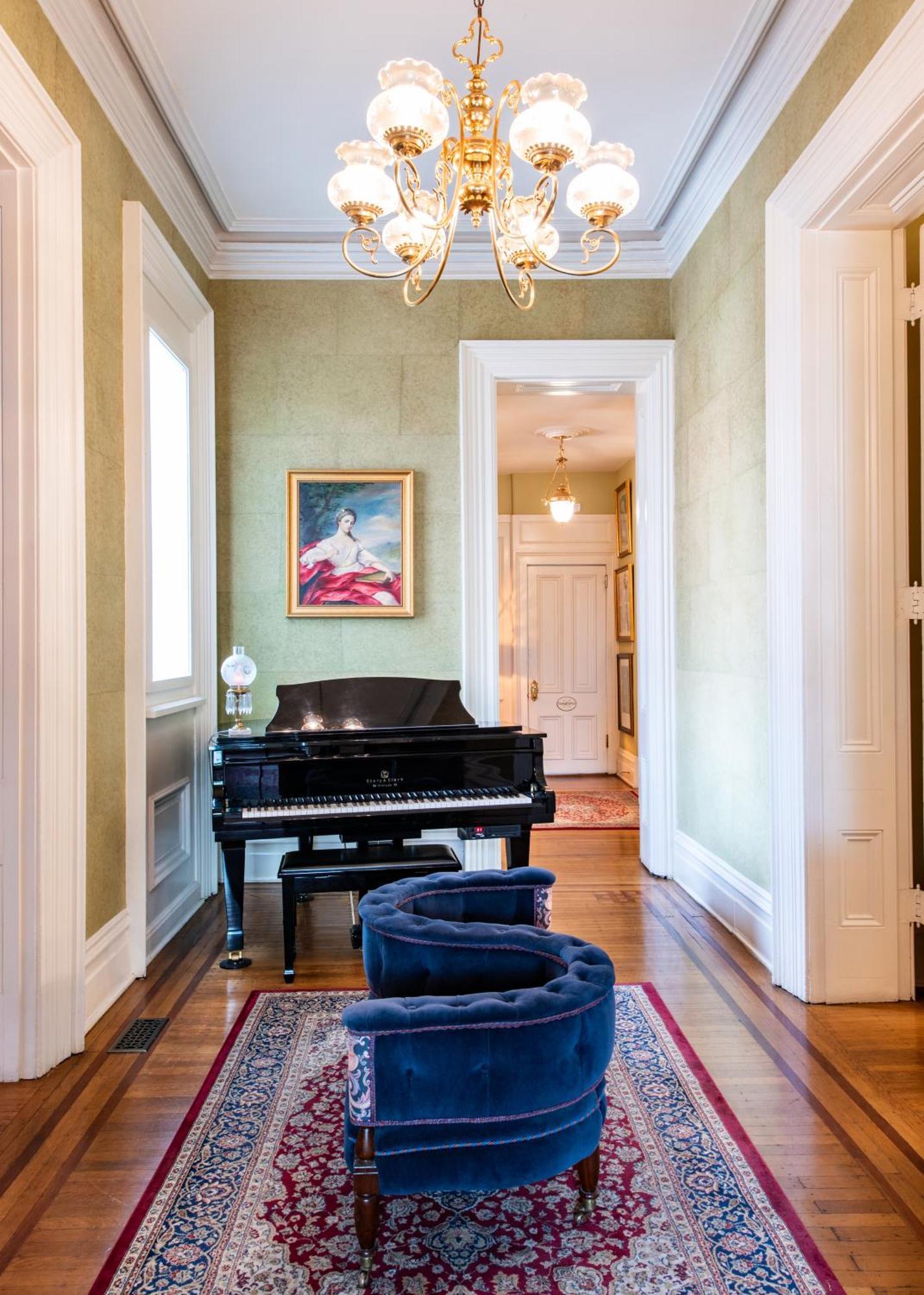 Dupont Mansion Bed & Breakfast ลุยส์วิลล์ ภายนอก รูปภาพ