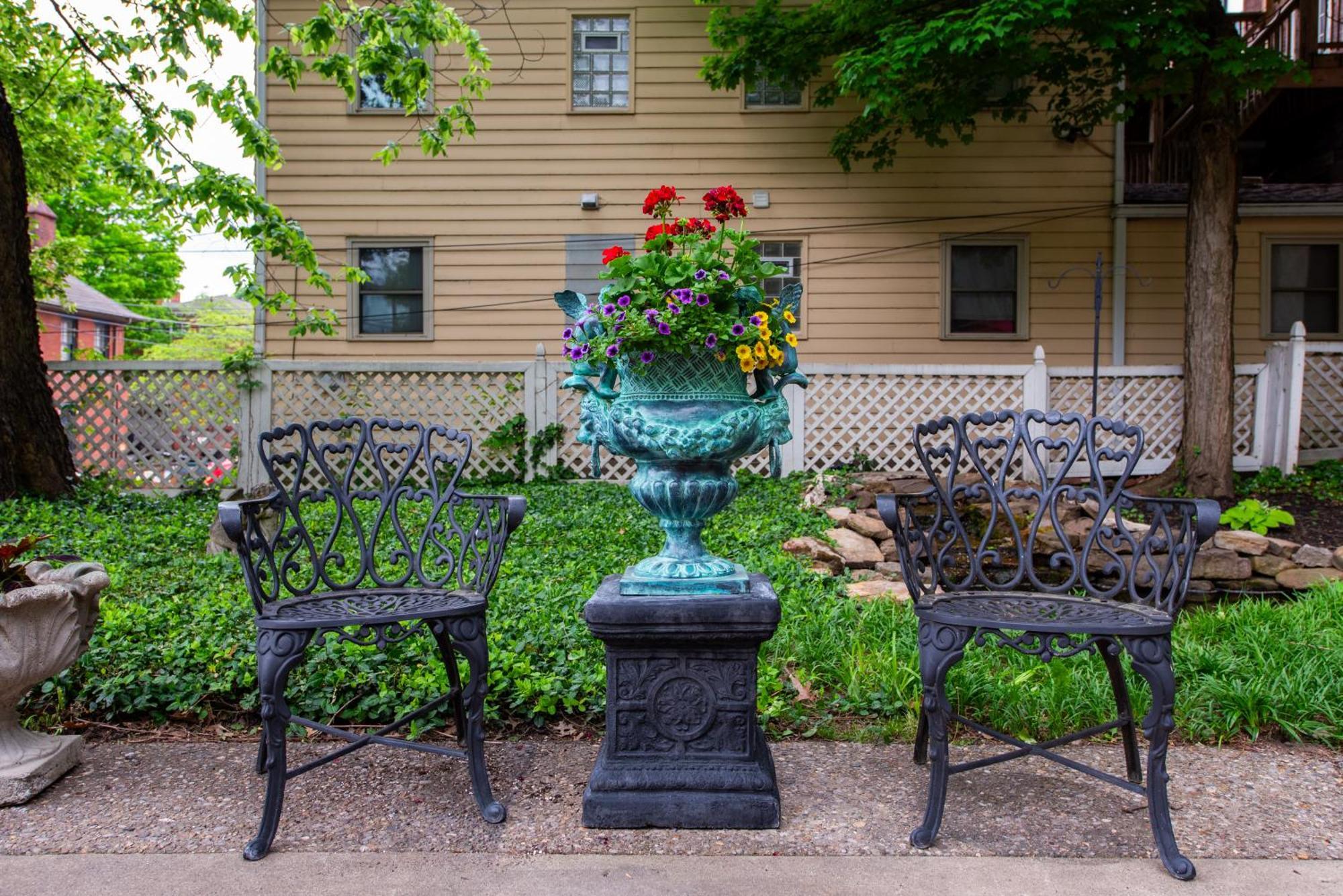 Dupont Mansion Bed & Breakfast ลุยส์วิลล์ ภายนอก รูปภาพ